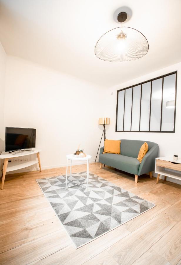 Charmant F2 Hyper Centre De Melun Daire Dış mekan fotoğraf